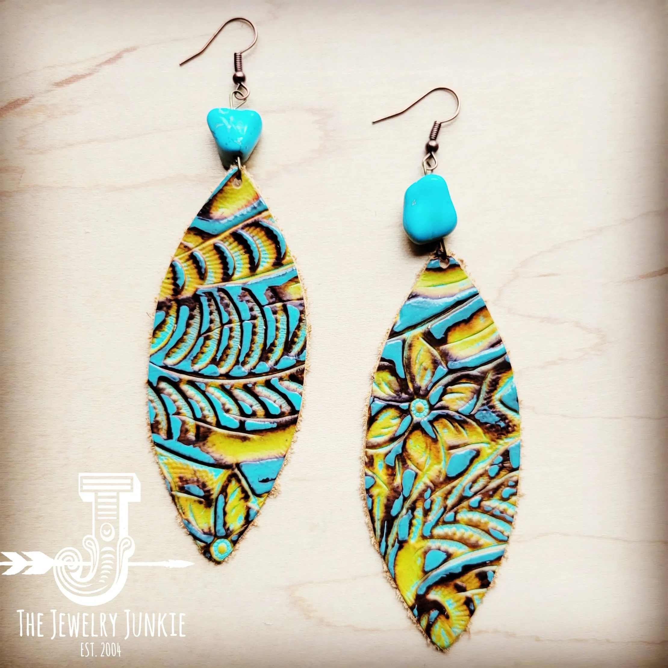 **Leather Narrow Oval Earrings in Dallas Turquoise w/ Turquoise Accent 207a