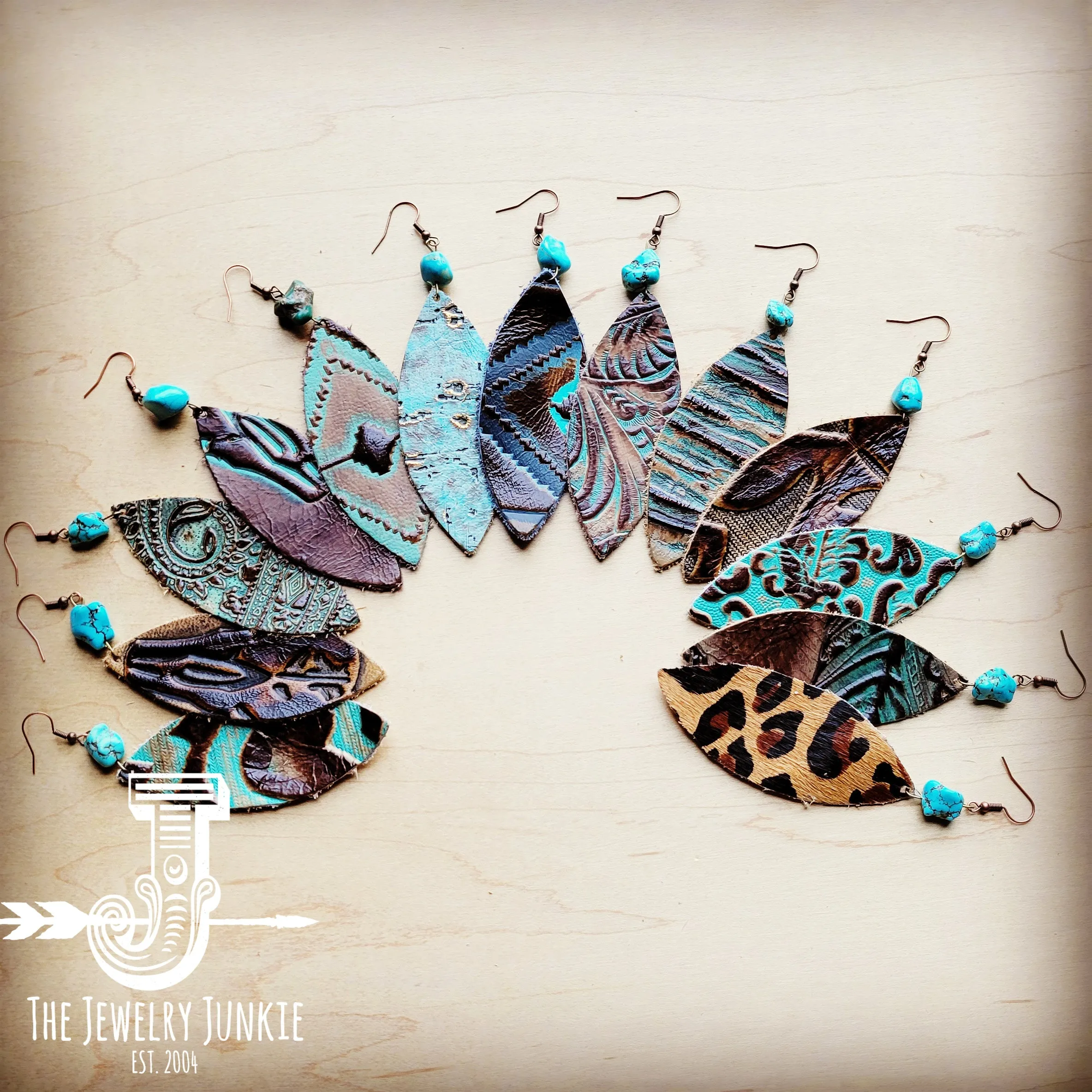 **Leather Narrow Oval Earrings in Dallas Turquoise w/ Turquoise Accent 207a
