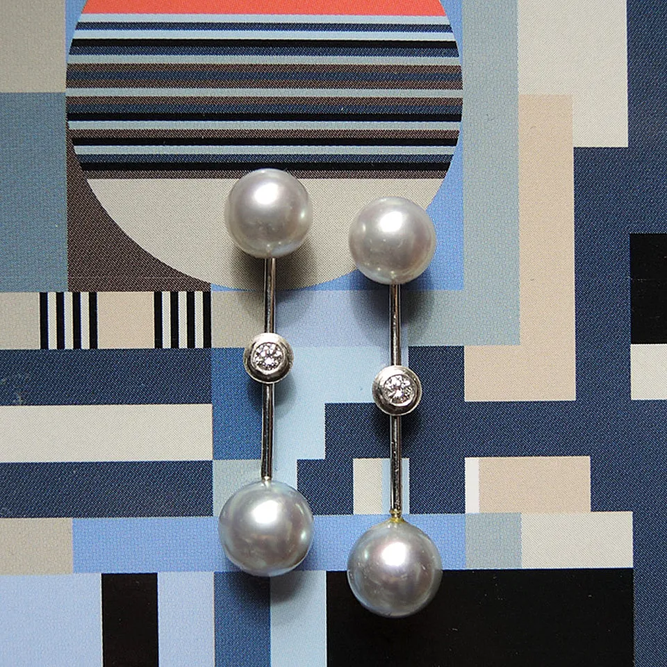 Series  26 | Pearl Jacket, 20 mm Long with Diamonds